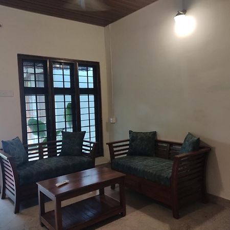 Alfred Place Kochi Ngoại thất bức ảnh