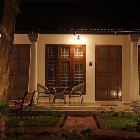 Alfred Place Kochi Ngoại thất bức ảnh