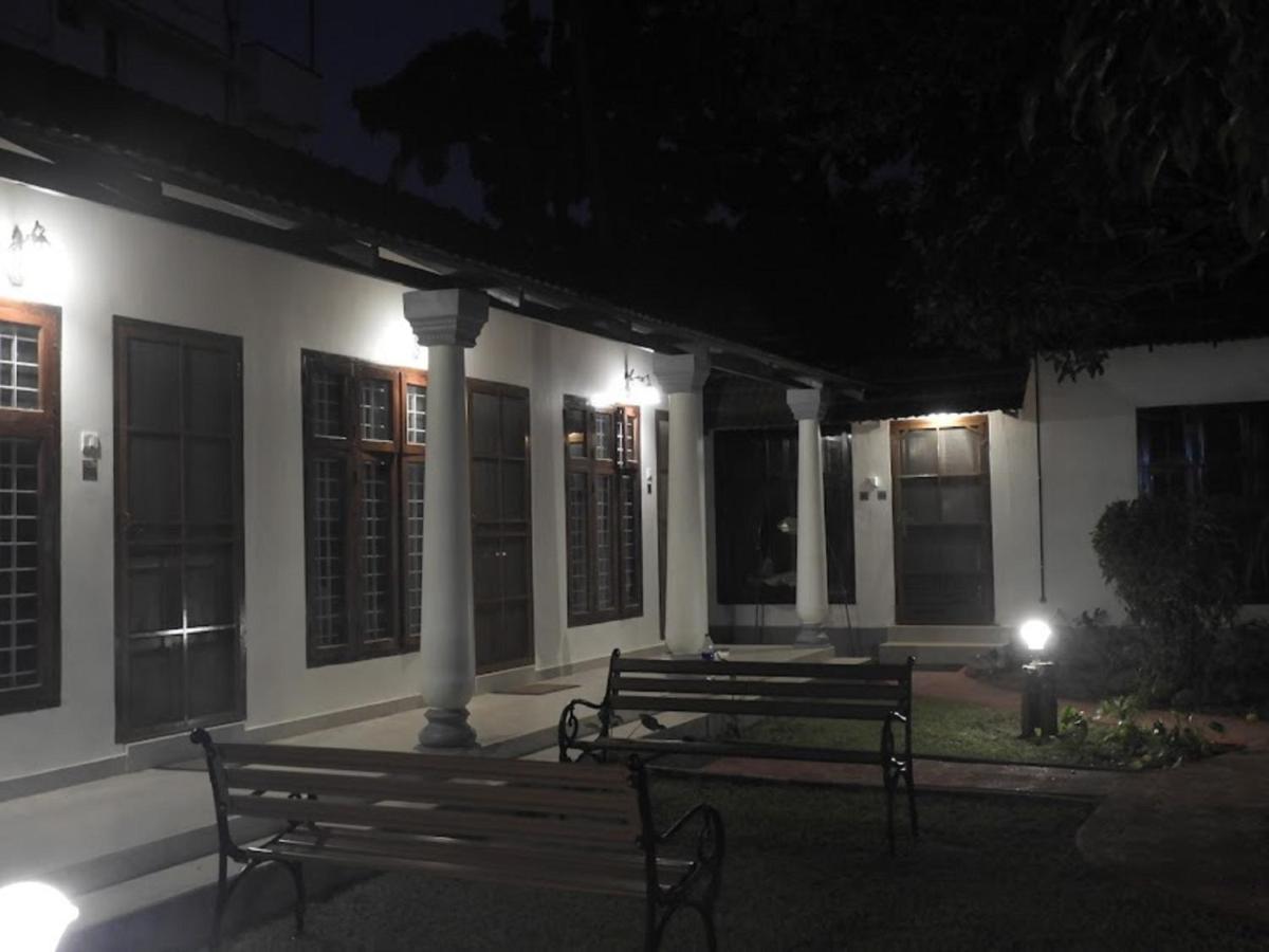 Alfred Place Kochi Ngoại thất bức ảnh