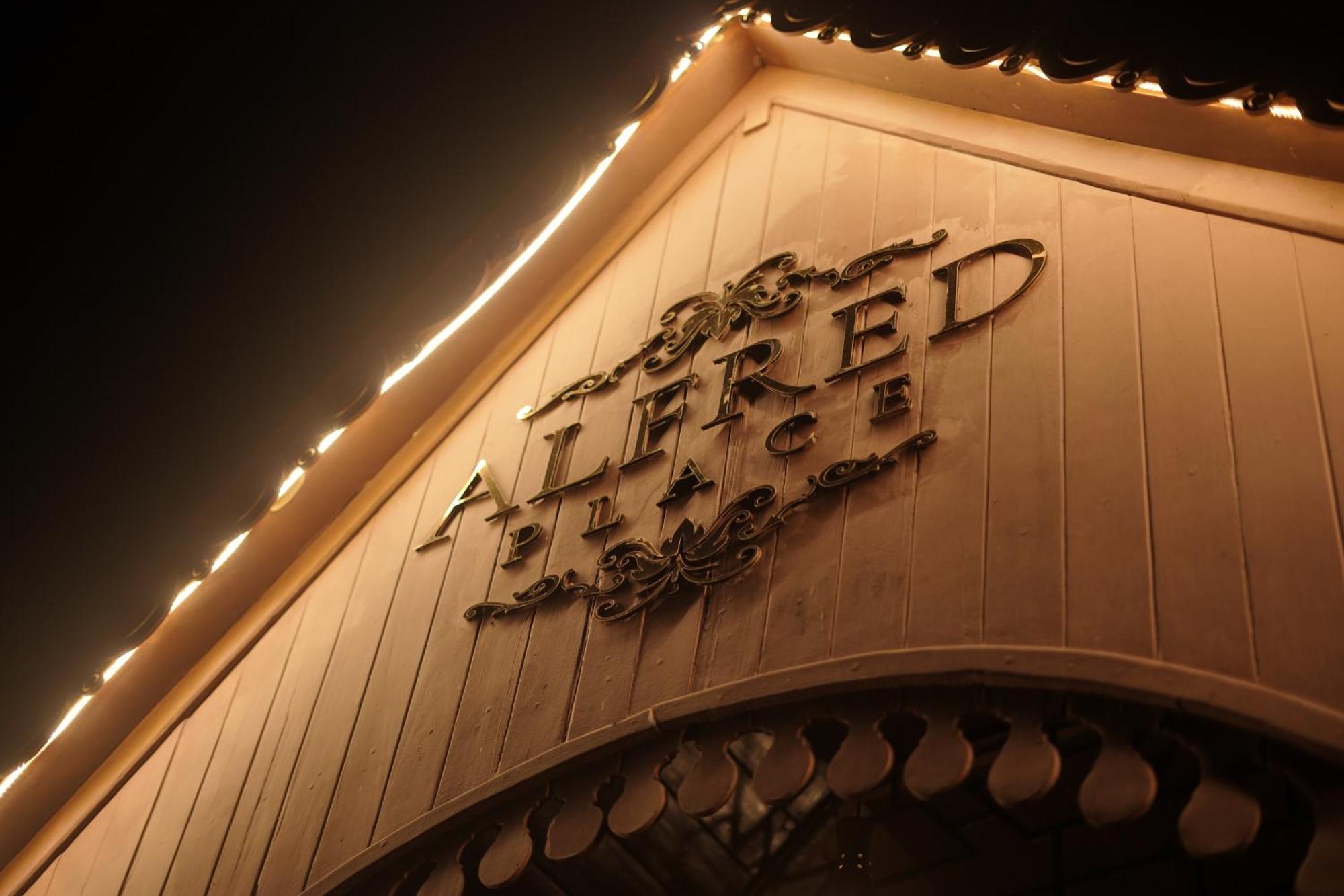 Alfred Place Kochi Ngoại thất bức ảnh